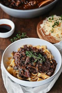 Slow Cooker Braised Short Rib Pasta Recipe - Cuisine Joyeuse