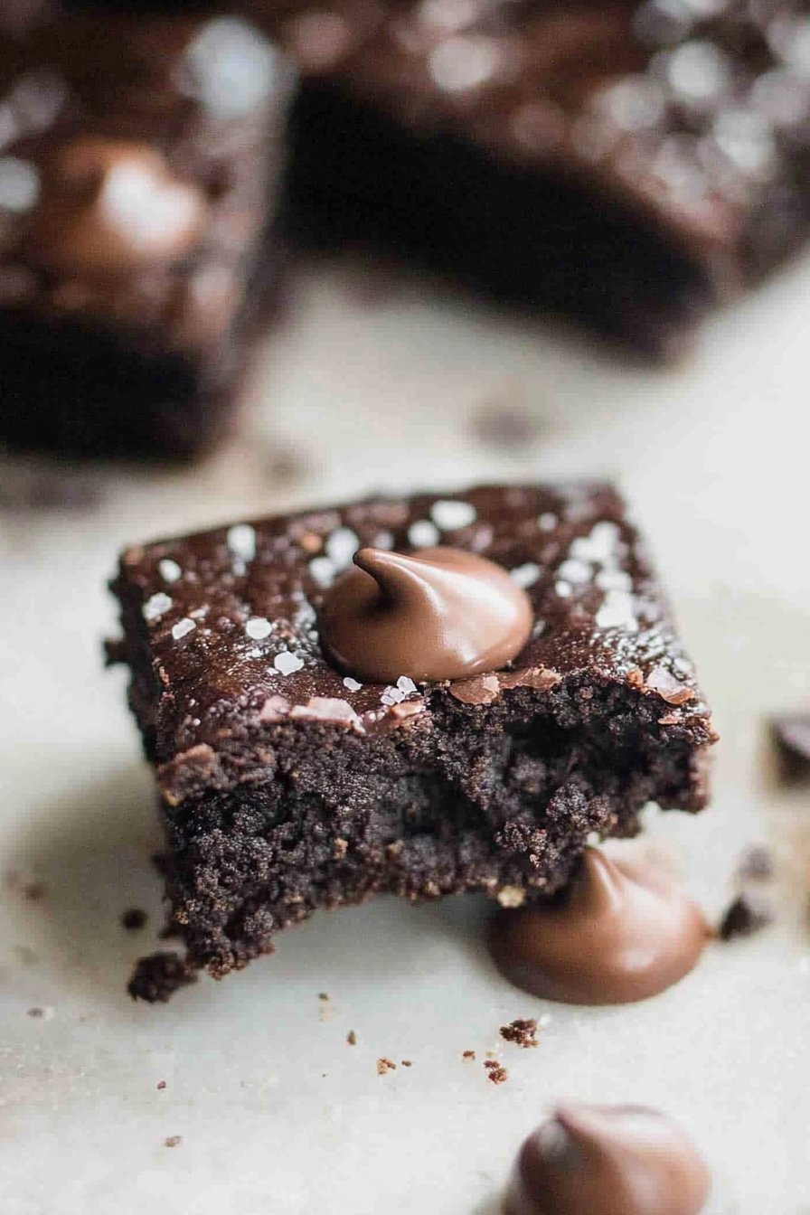 Paleo Chocolate Salted Cookie Bars