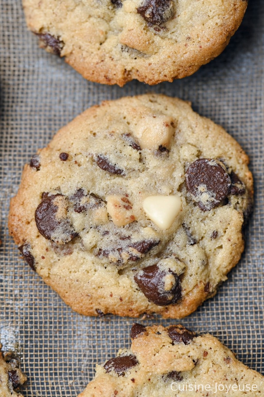 Keto Chocolate Chip Cookies
